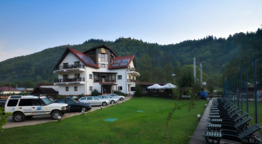 Zan Hotel Войняса Екстериор снимка